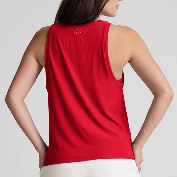 Beyond Yoga Featherweight Rebalance Tank Candy Apple Red XS - Picture 2 of 5